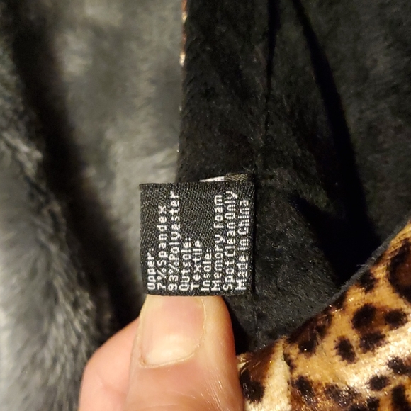 Leopard print Memory Foam Slippers - Picture 5 of 5